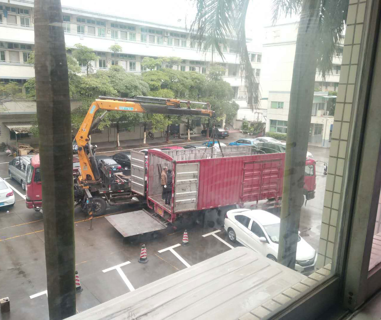 善安年前大批出貨，善安人永遠(yuǎn)奮戰(zhàn)一線。